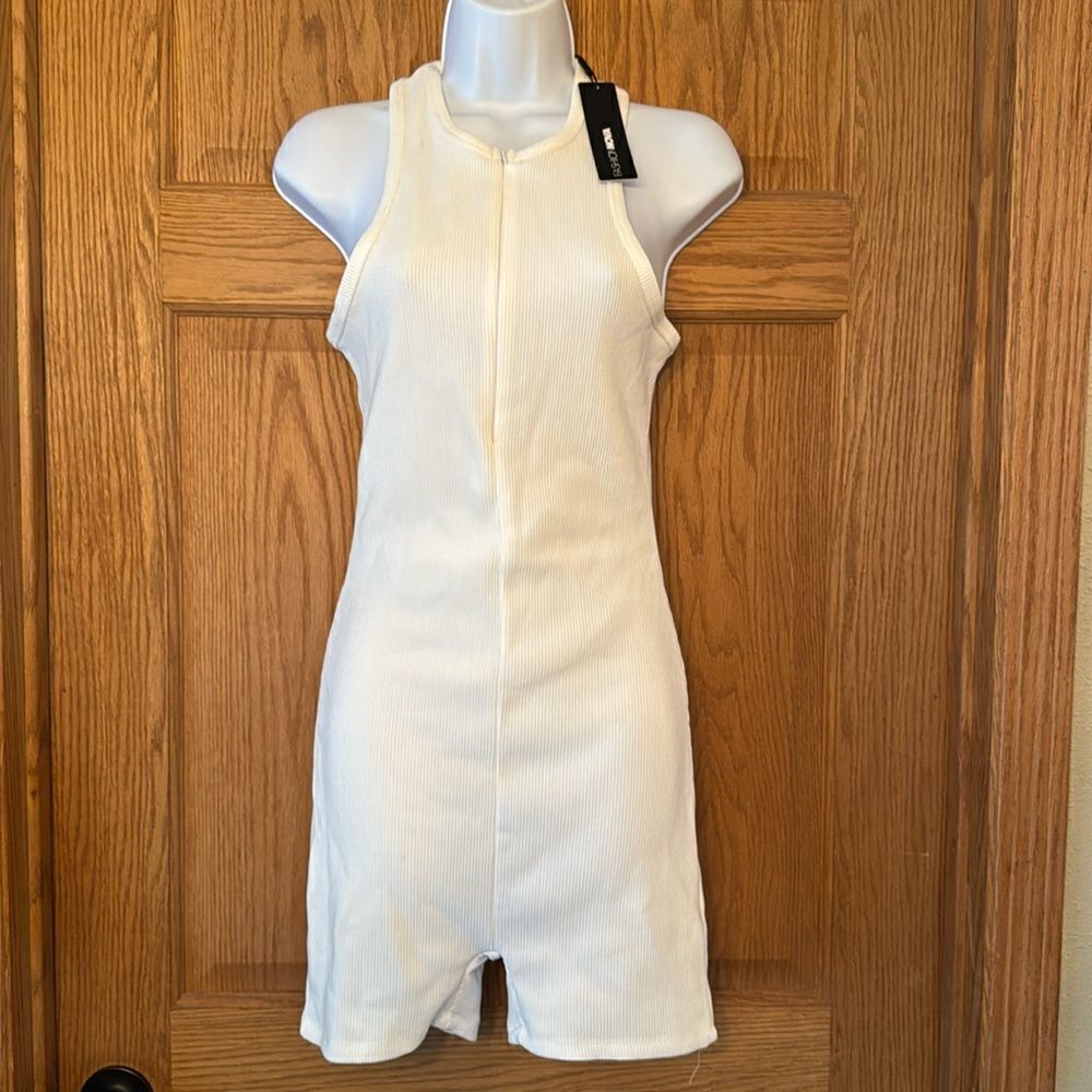 FASHION NOVA Zip Up Ribbed Romper *NEW* - Picture 3 of 10